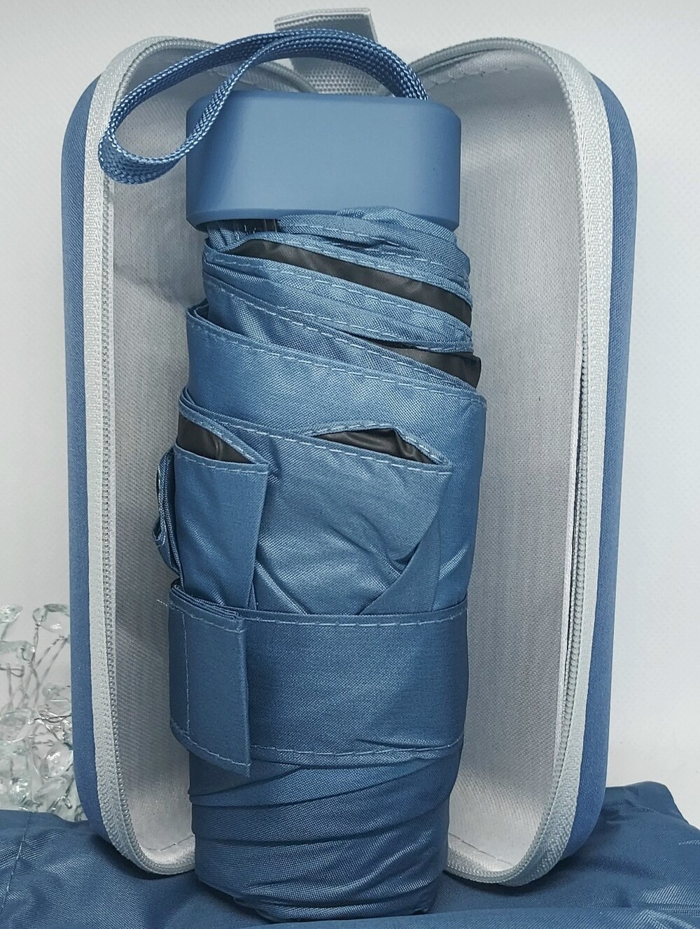Compact Blue 6 Inch Travel Umbrella - Folding Pocket Umbrella UPf50 NWT - Picture 2 of 9
